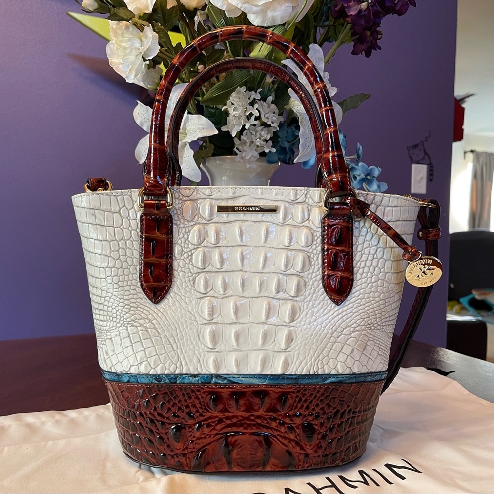 GREAT FOR ALL SEASON! NWOT Brahmin Pearl Presley Small Bowie Satchel Bag